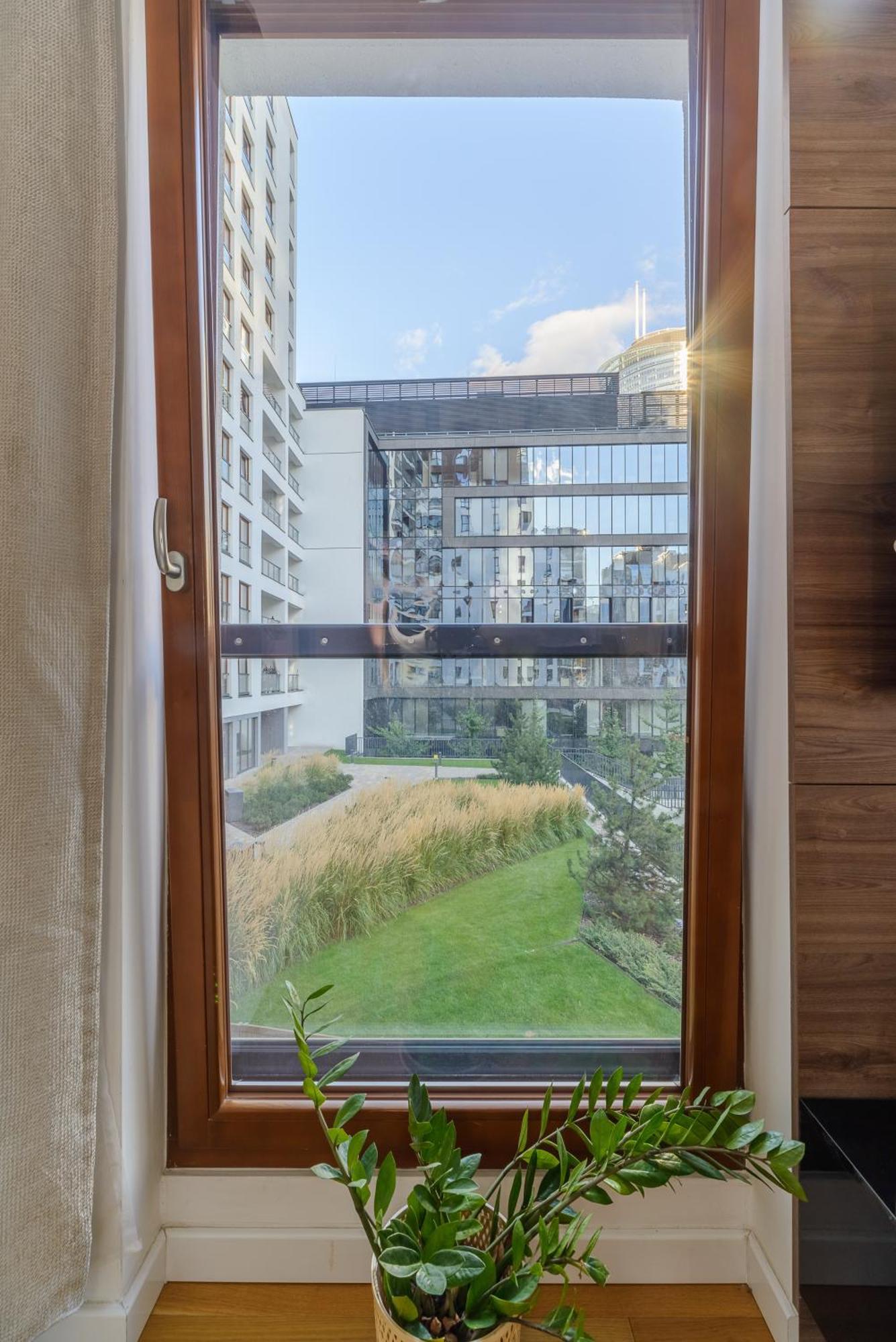 Lumina Apartment With Parking Near Muzeum Powstania Warschau Exterior foto